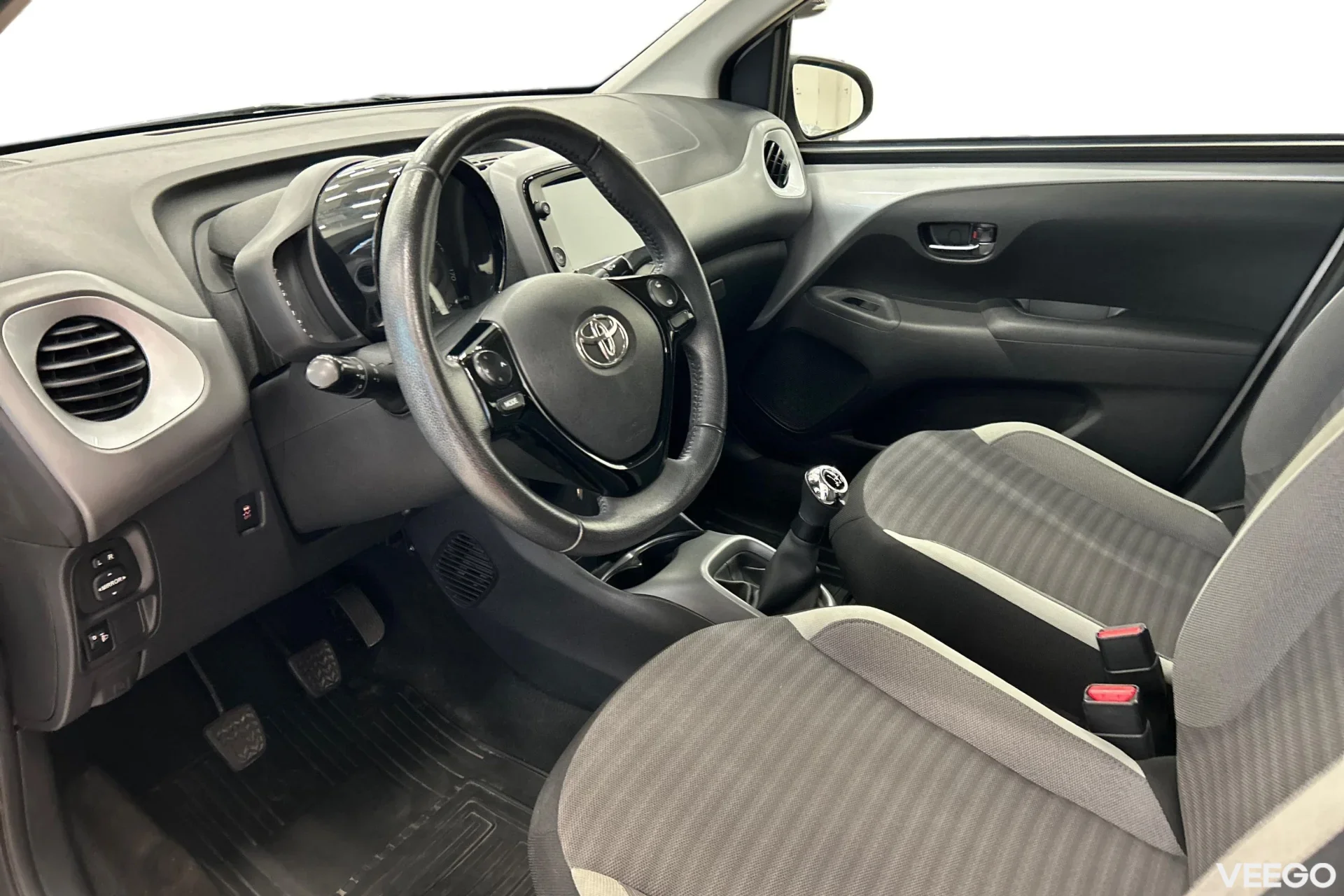 Toyota Aygo X-Play 1 53kW