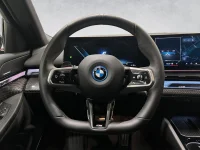 BMW i5 M-Sportpakett 290kW thumbnail