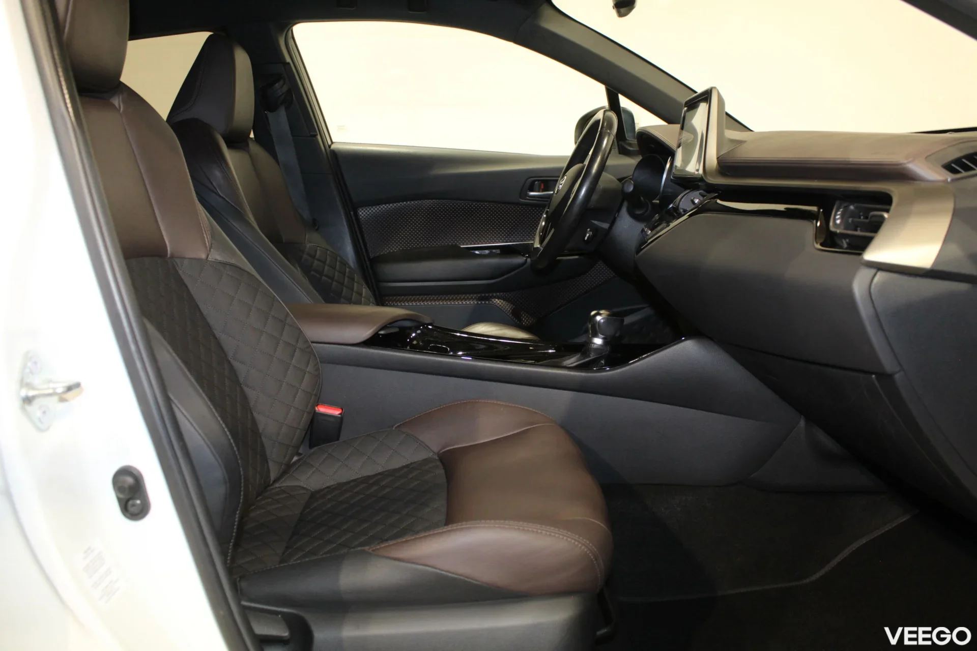 Toyota C-HR Luxury 1.8 72kW