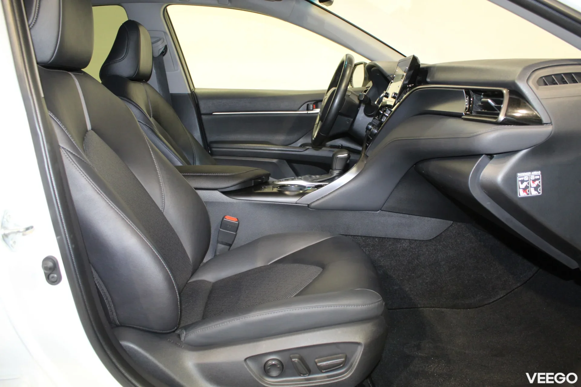 Toyota Camry Luxury Business 2.5 131kW