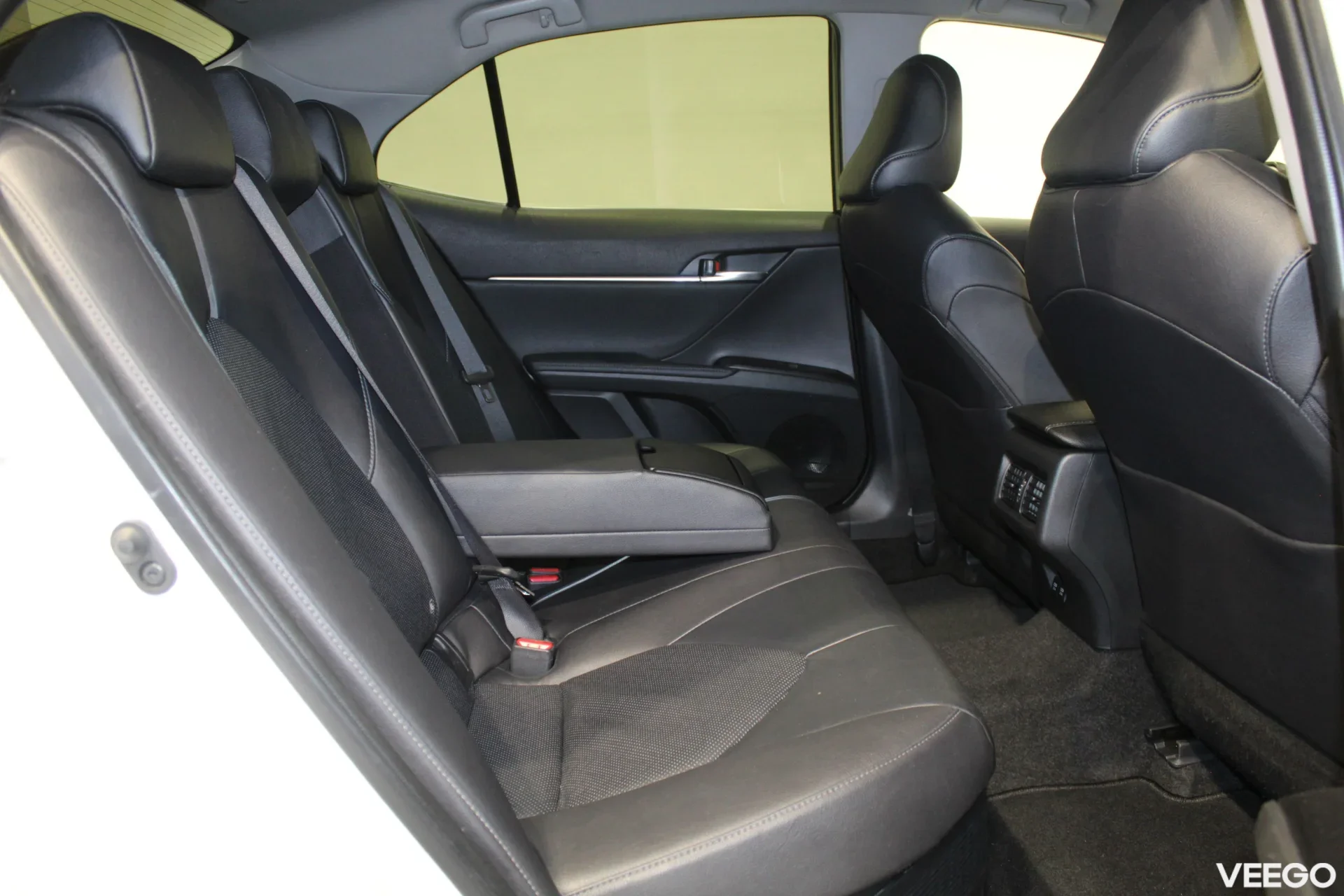 Toyota Camry Luxury Business 2.5 131kW