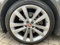 Jaguar XJ R-Sport 3.0 221kW thumbnail