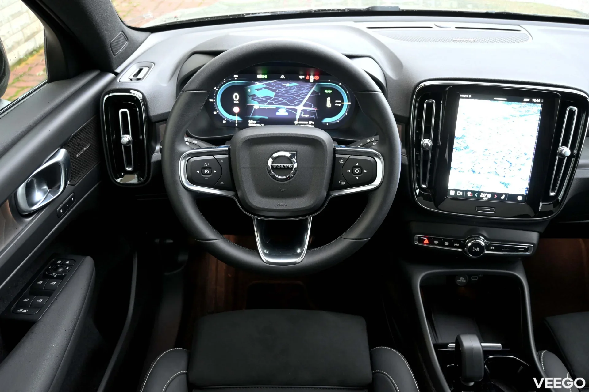 Volvo C40 AWD COUPE RECHARGE ULTIMATE INTELLI SAFE XENIUM 300kW