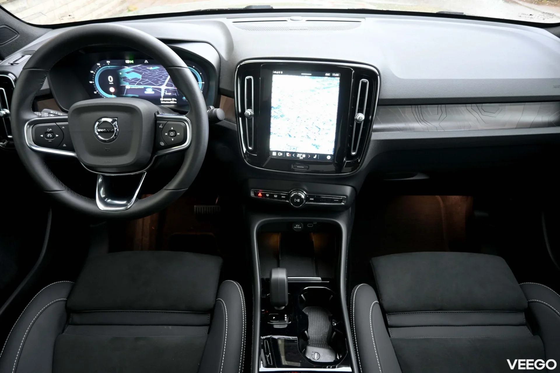 Volvo C40 AWD COUPE RECHARGE ULTIMATE INTELLI SAFE XENIUM 300kW