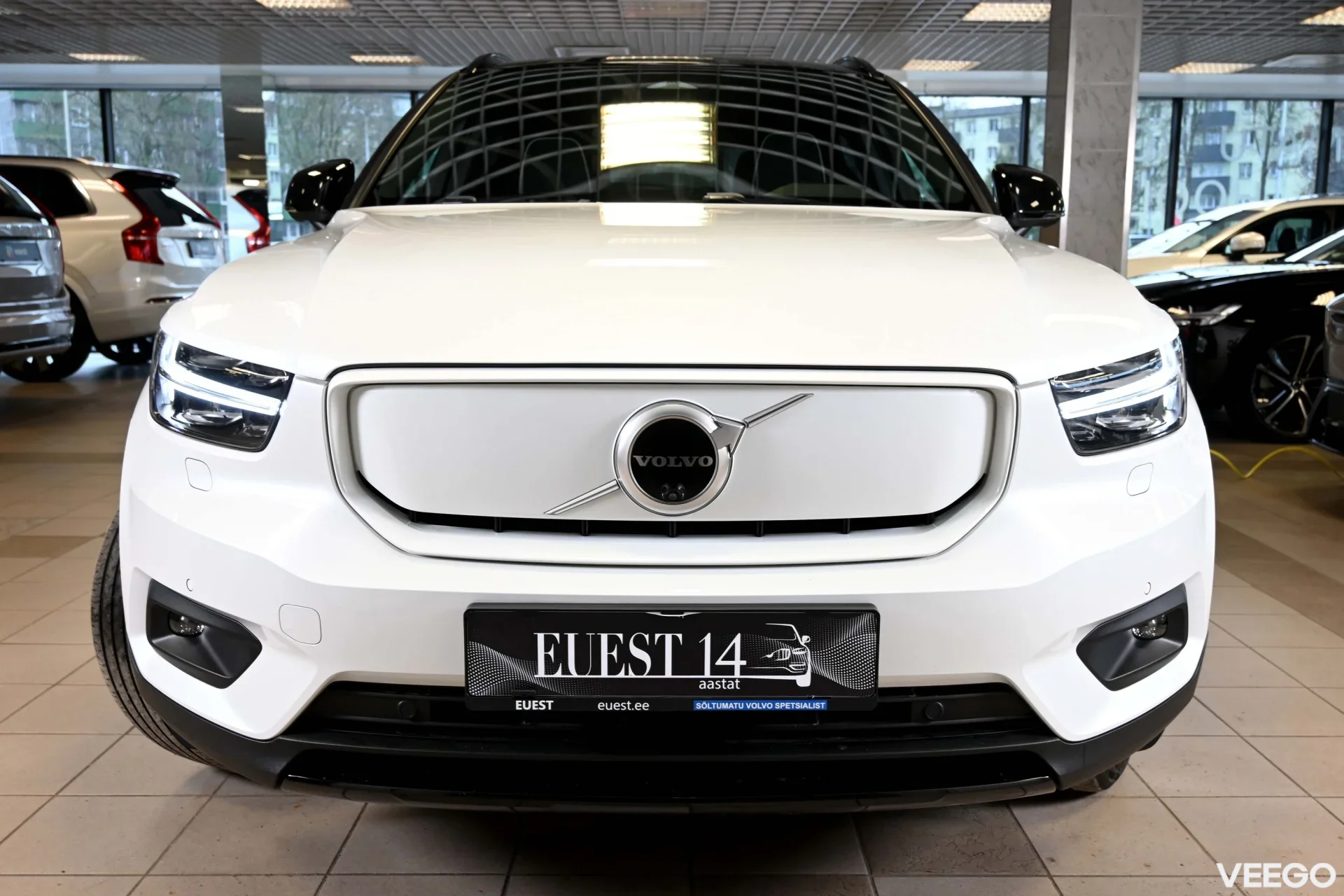 Volvo XC40 AWD P8 R-DESIGN Pure Electric INTELLI SAFE PRO 300kW