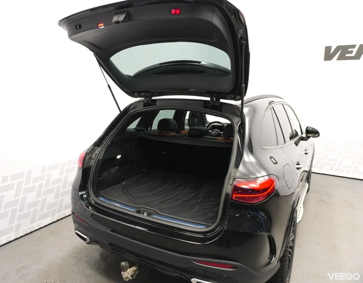 Mercedes-Benz GLC220 4Matic AMG-line Night pakett 2 145kW