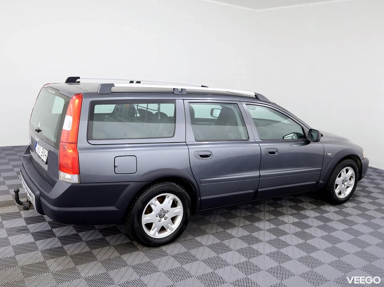 Volvo XC70 2.4 121kW