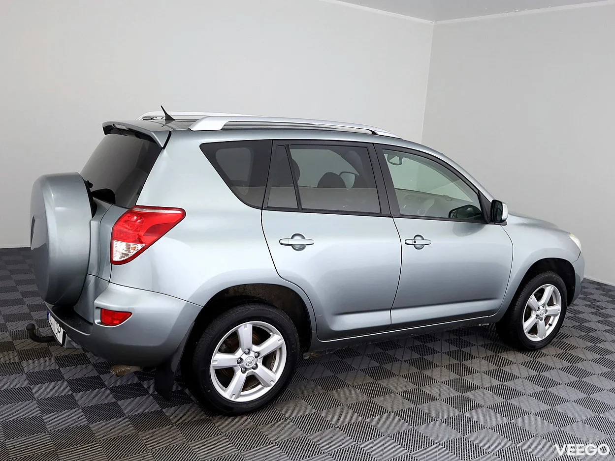 Toyota RAV4 2.2 100kW