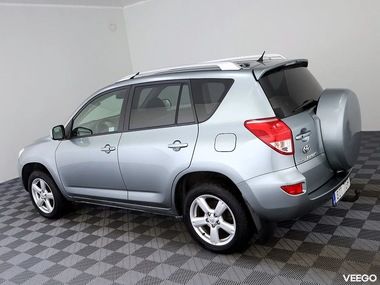 Toyota RAV4 2.2 100kW