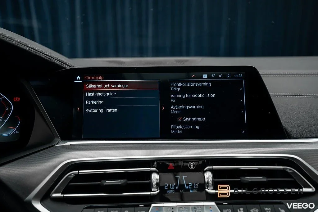 BMW X5 xDrive40i 340hk M Sport 3.79% Sky Lounge H/K Hud 360 Drag 250kW