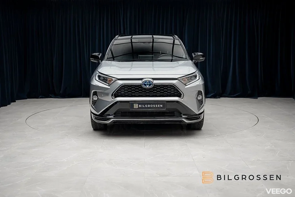 Toyota RAV4 Plug in AWD-i 306hk Style Drag B-Kamera MOMS 225kW