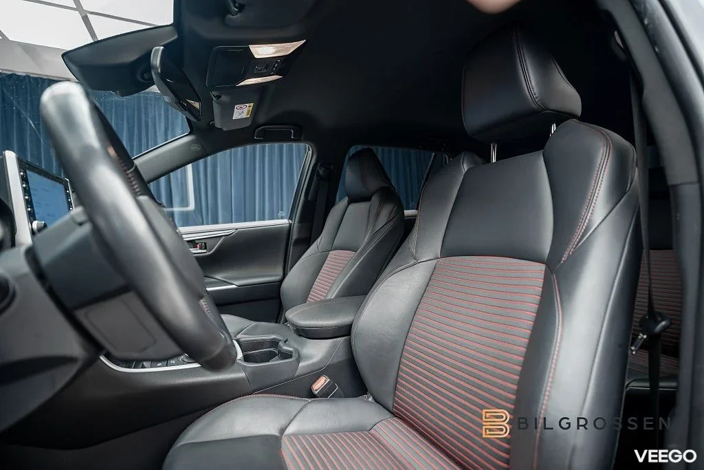 Toyota RAV4 Plug in AWD-i 306hk Style Drag B-Kamera MOMS 225kW