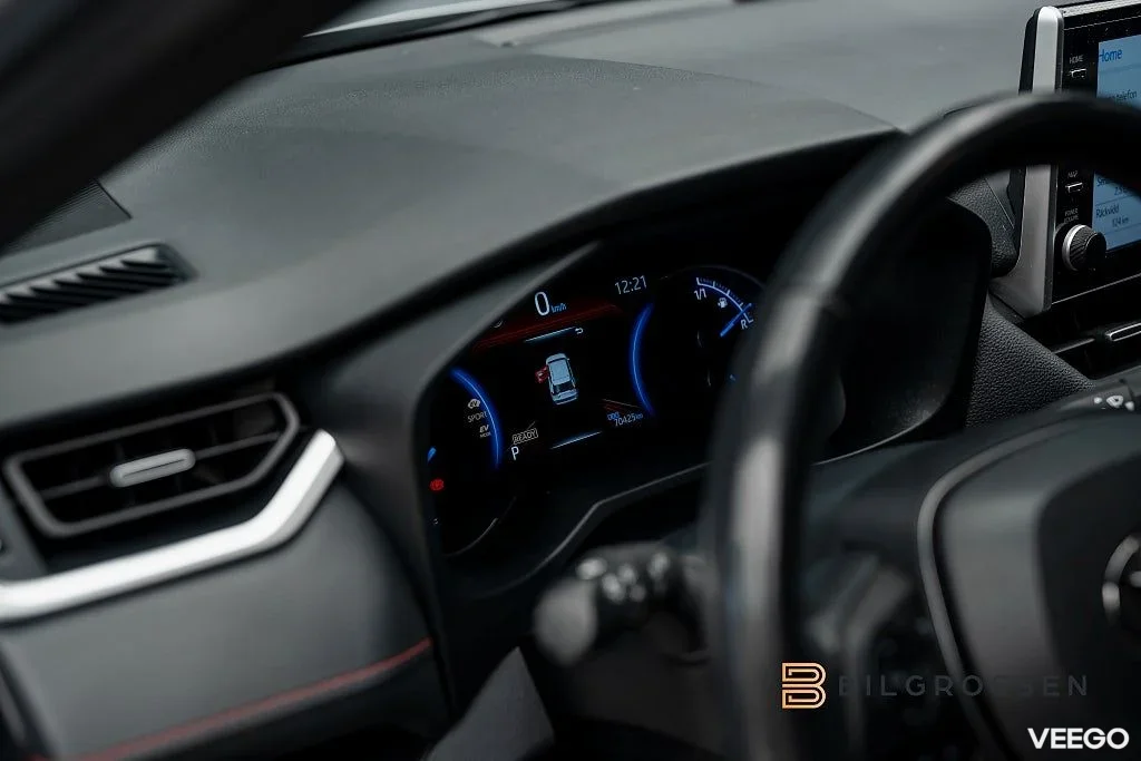 Toyota RAV4 Plug in AWD-i 306hk Style Drag B-Kamera MOMS 225kW