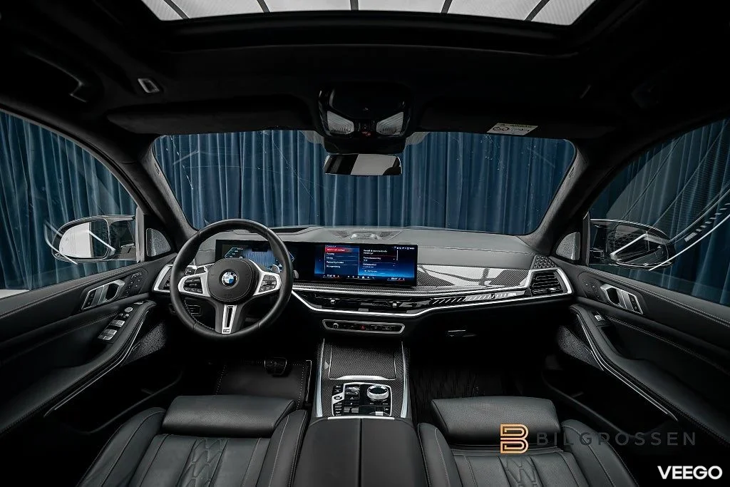 BMW X7 M60i xDrive M Sport Pro Executive SkyLounge B&W 390kW