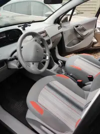 Peugeot 208 1.4 70kW thumbnail