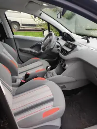Peugeot 208 1.4 70kW thumbnail