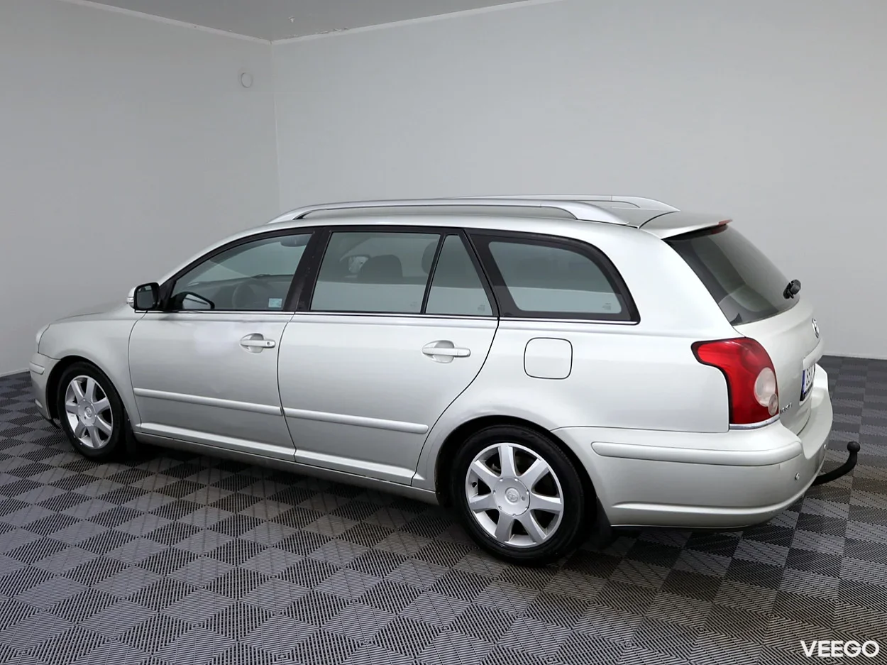Toyota Avensis 1.8 95kW