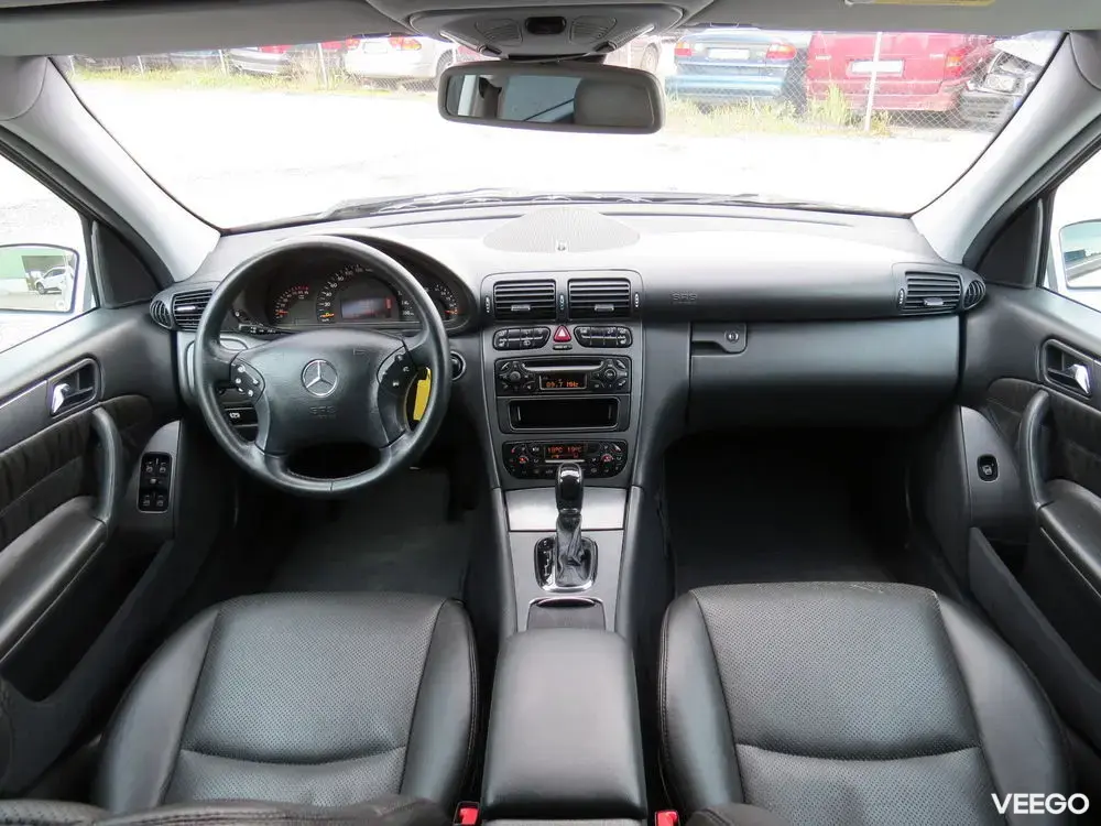 Mercedes-Benz C 180 KOMPRESSOR Avantgarde 1.8 105kW