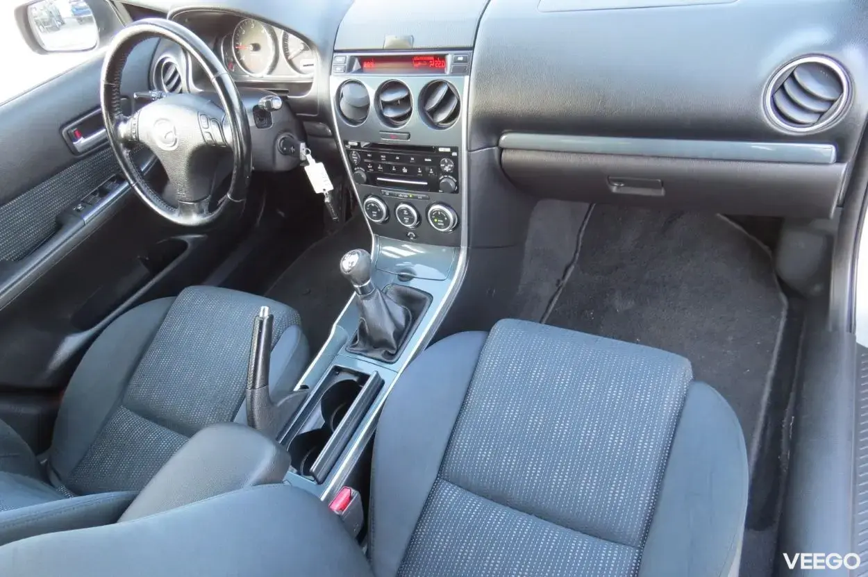 Mazda 6 Elegance 2.0 105kW