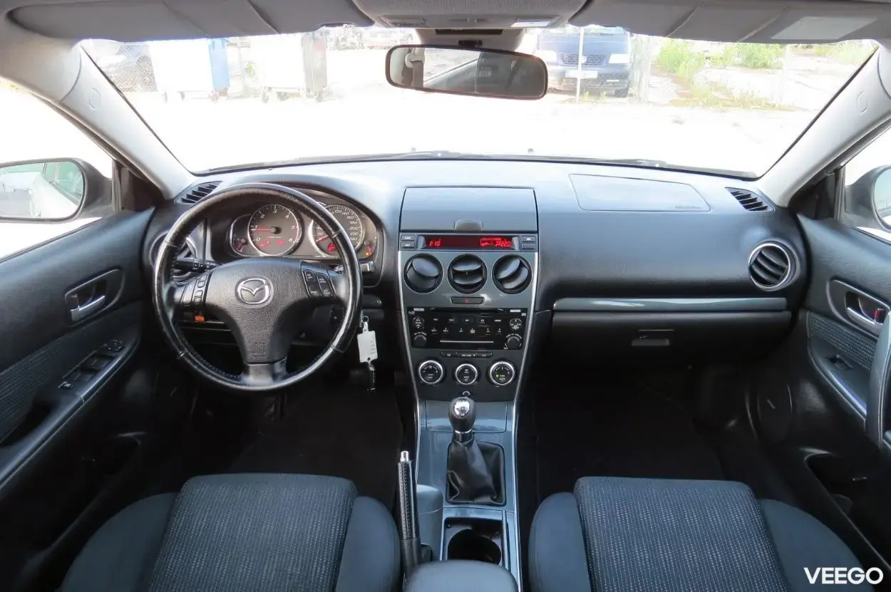 Mazda 6 Elegance 2.0 105kW
