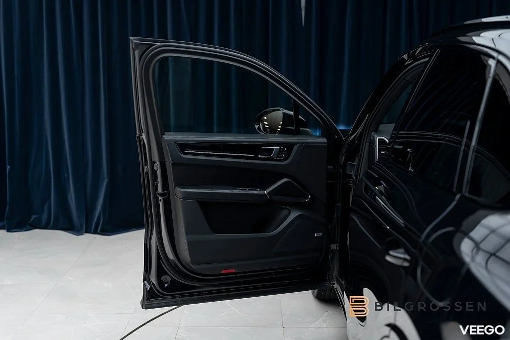 Porsche Cayenne E-Hybrid SportDesign 3.79% Bakaxelsytrning Softclose Pan 340kW