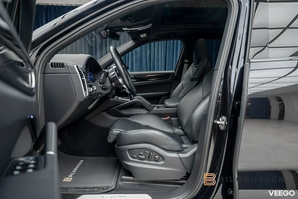 Porsche Cayenne E-Hybrid SportDesign 3.79% Bakaxelsytrning Softclose Pan 340kW