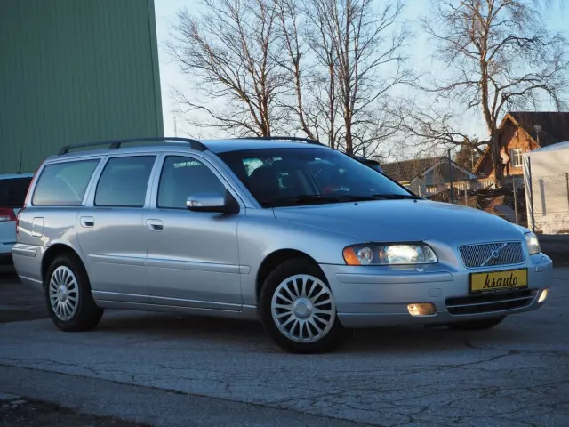 Image of Volvo V70 Momentum 2.4 136kW