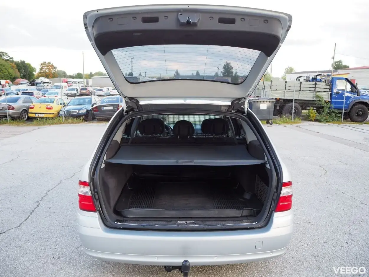 Mercedes-Benz E220 T Elegance 2.1 110kW