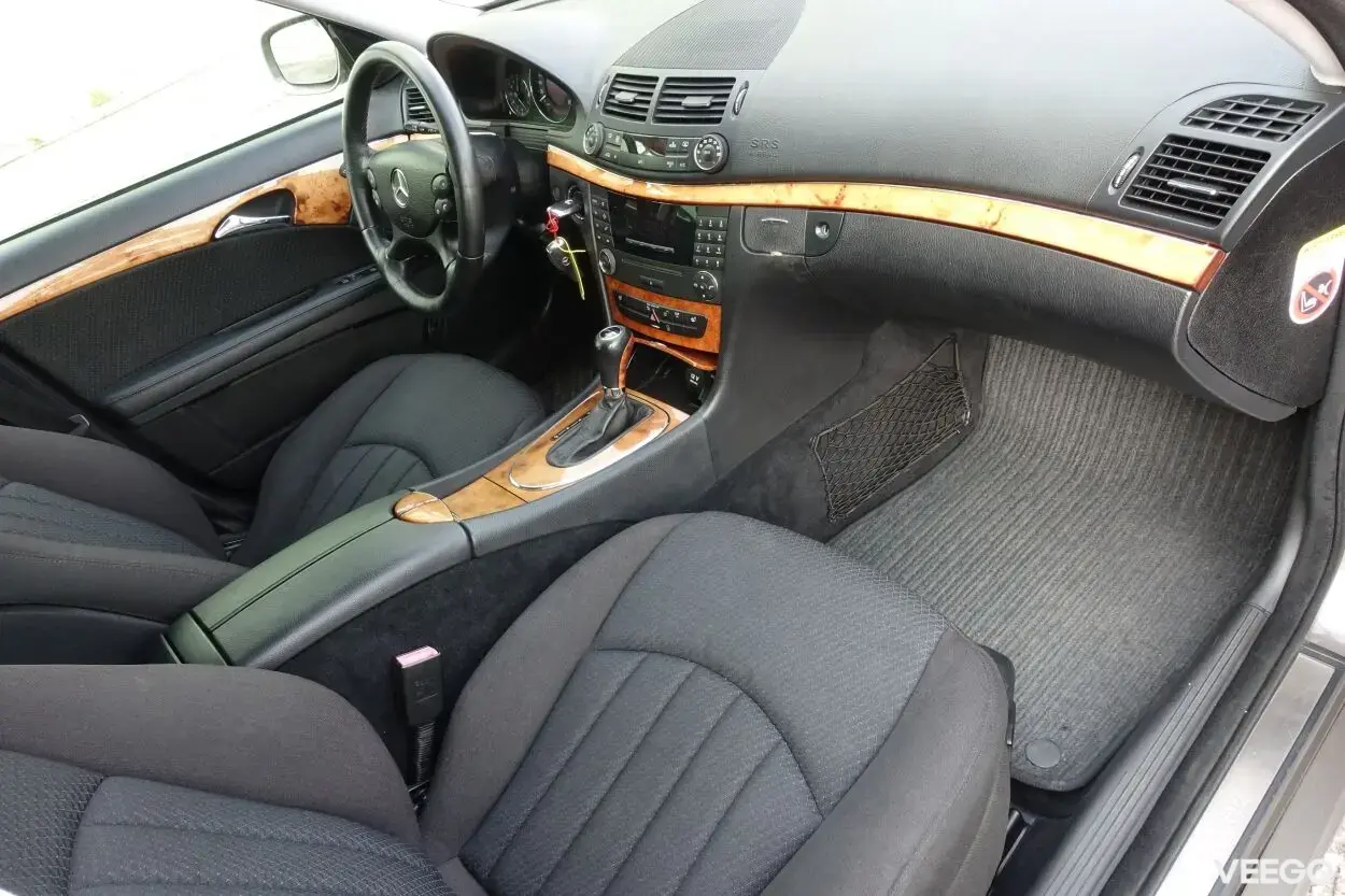 Mercedes-Benz E 220 CDI Elegance Facelift 2.1 125kW