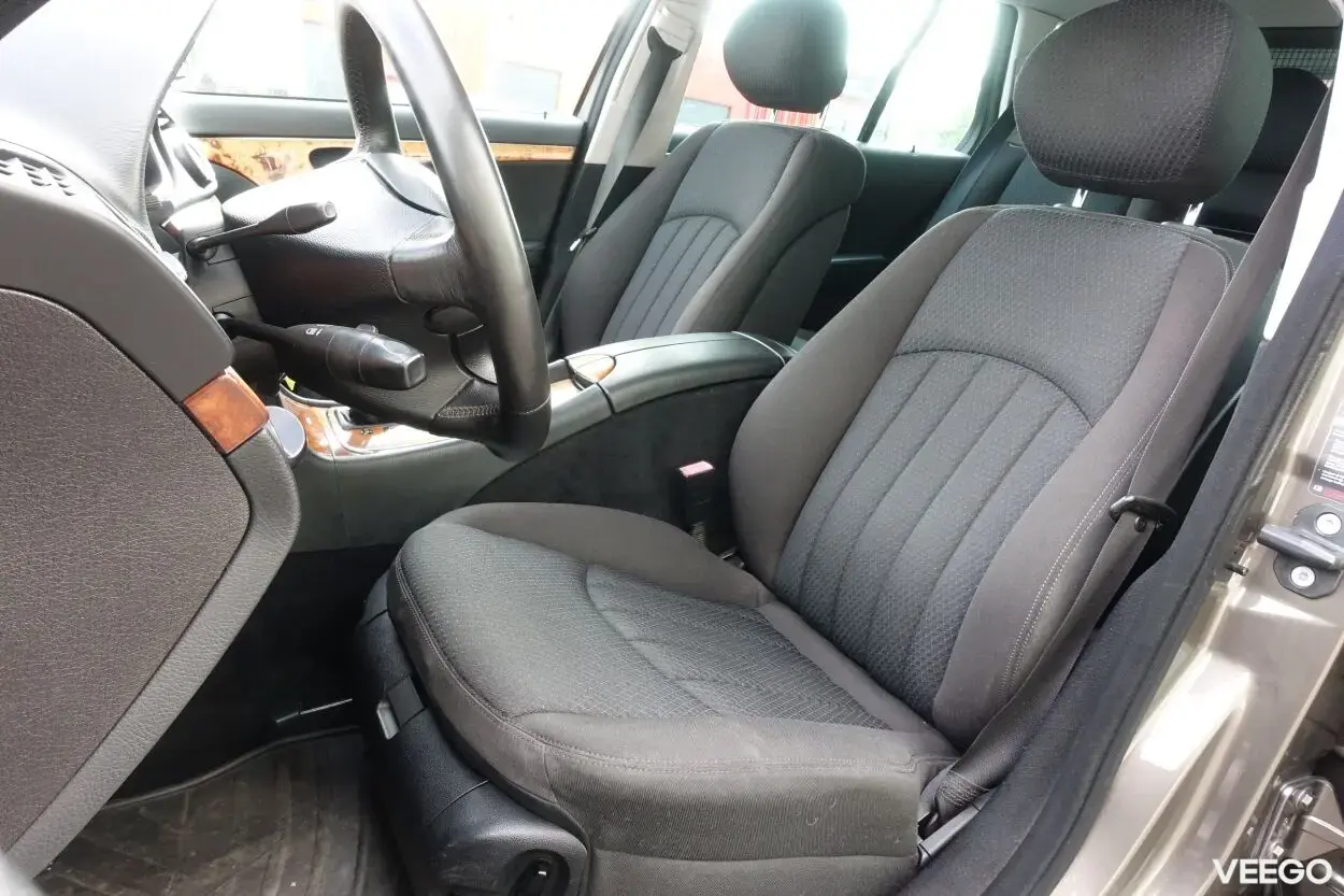 Mercedes-Benz E 220 CDI Elegance Facelift 2.1 125kW