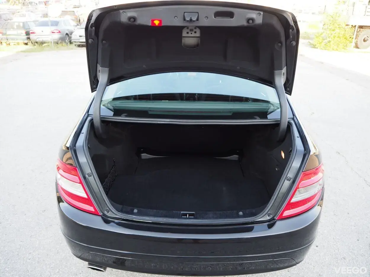 Mercedes-Benz C200 Elegance BlueEfficiency 2.1 100kW