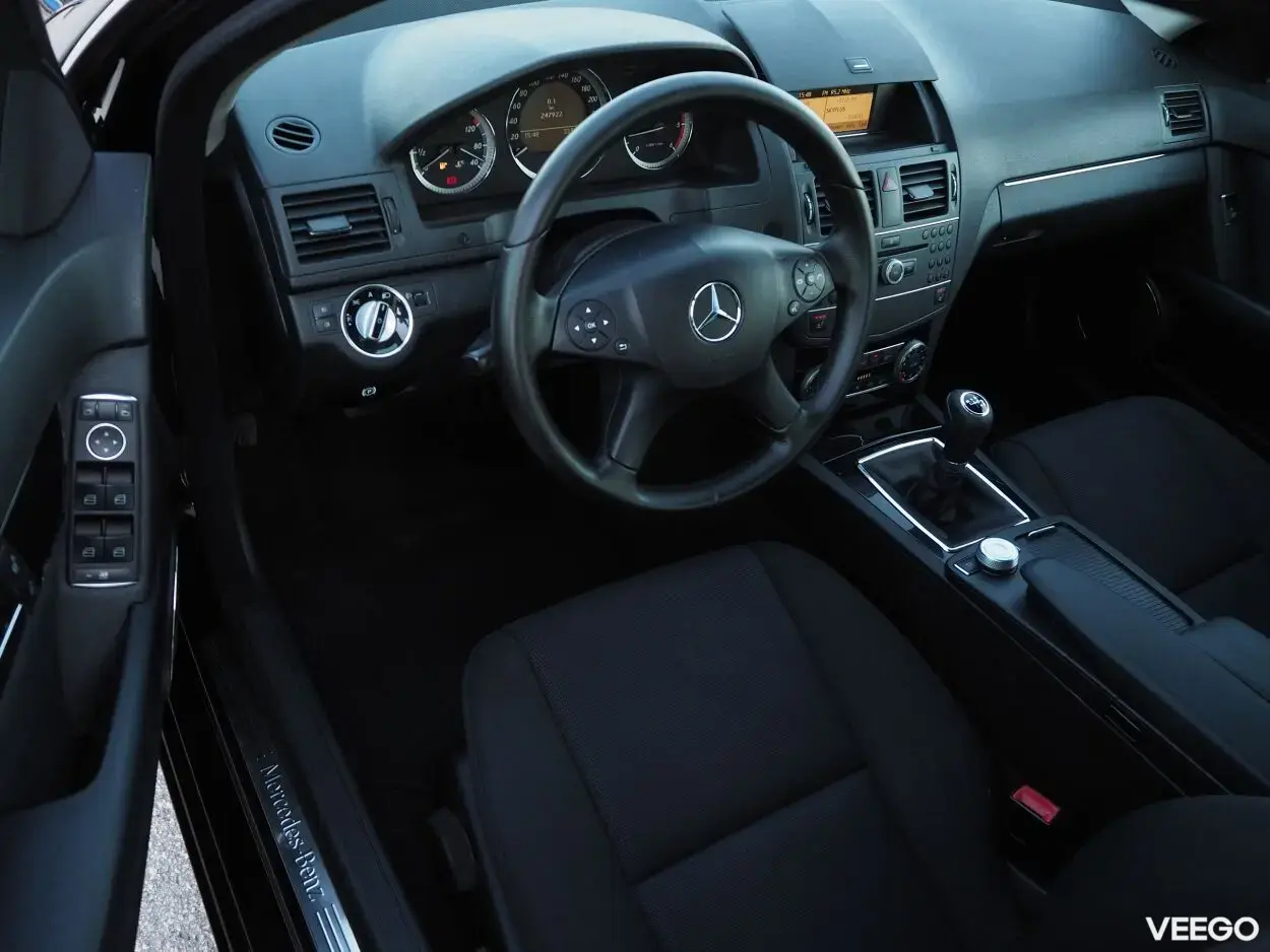 Mercedes-Benz C200 Elegance BlueEfficiency 2.1 100kW