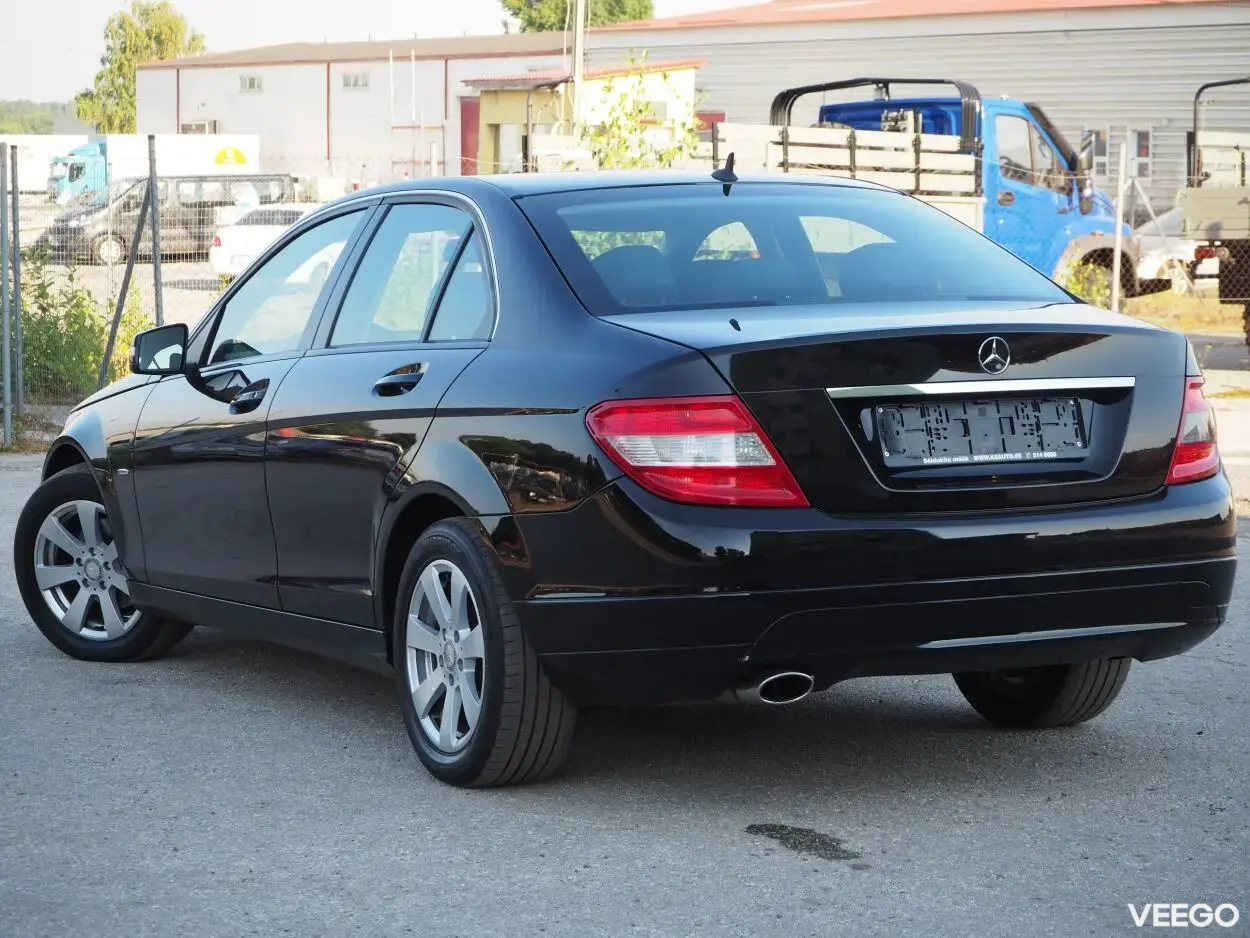 Mercedes-Benz C200 Elegance BlueEfficiency 2.1 100kW