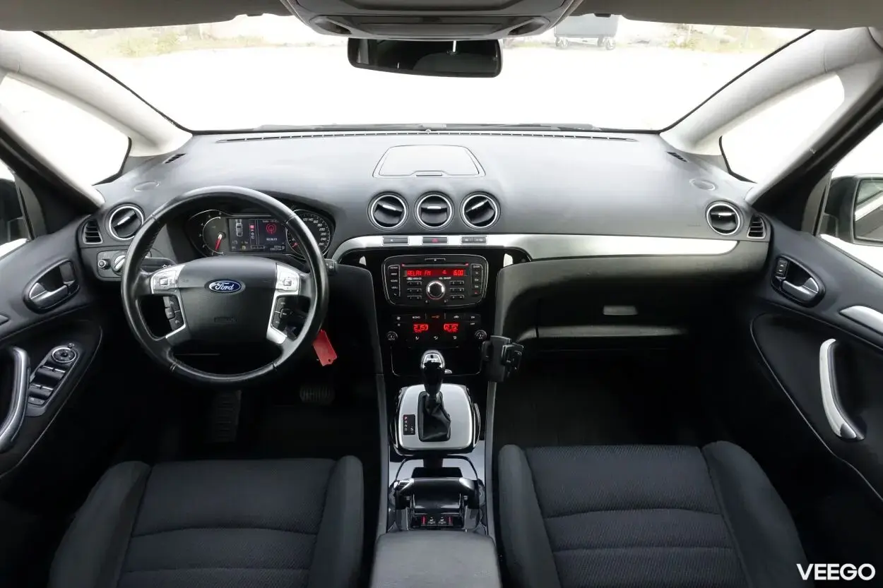 Ford S-MAX Titanium 7k 2.0 120kW