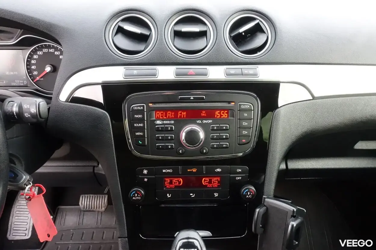 Ford S-MAX Titanium 7k 2.0 120kW