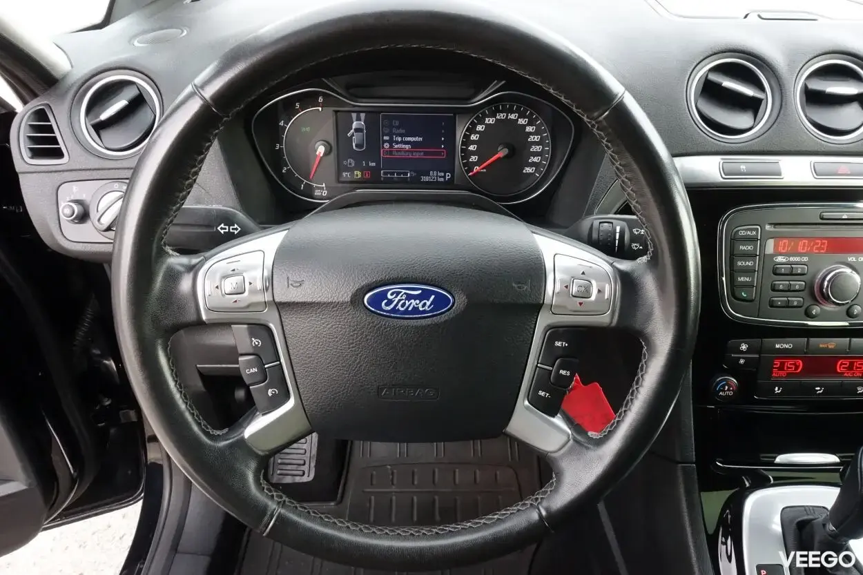 Ford S-MAX Titanium 7k 2.0 120kW