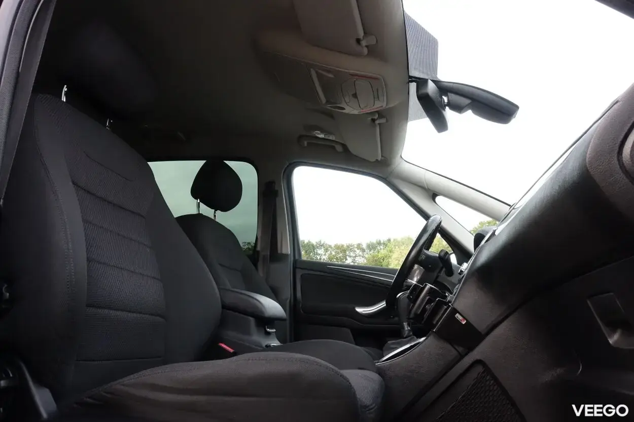 Ford S-MAX Titanium 7k 2.0 120kW