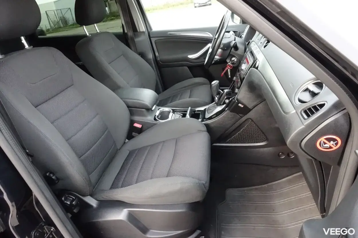 Ford S-MAX Titanium 7k 2.0 120kW