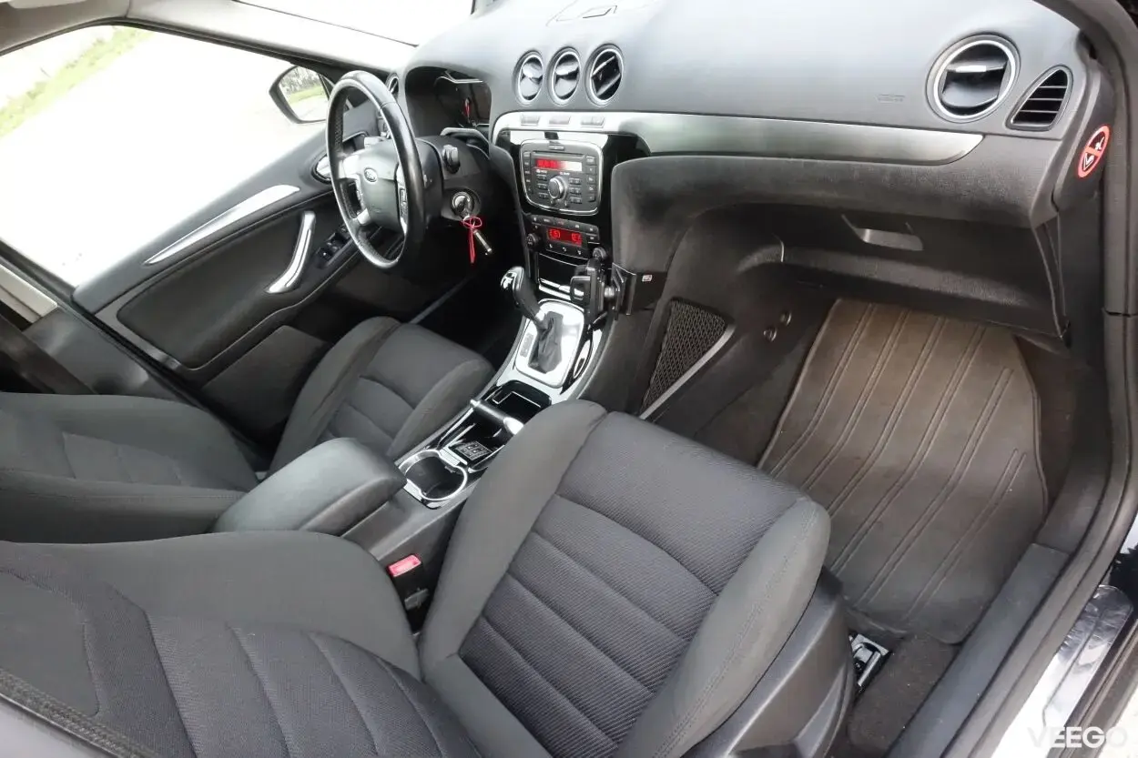 Ford S-MAX Titanium 7k 2.0 120kW