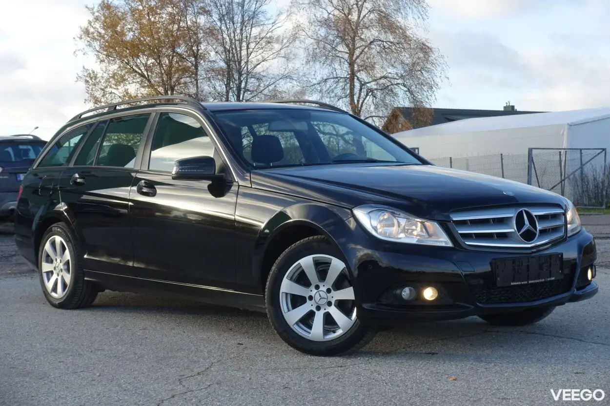 Mercedes-Benz C200 Elegance 2.1 100kW