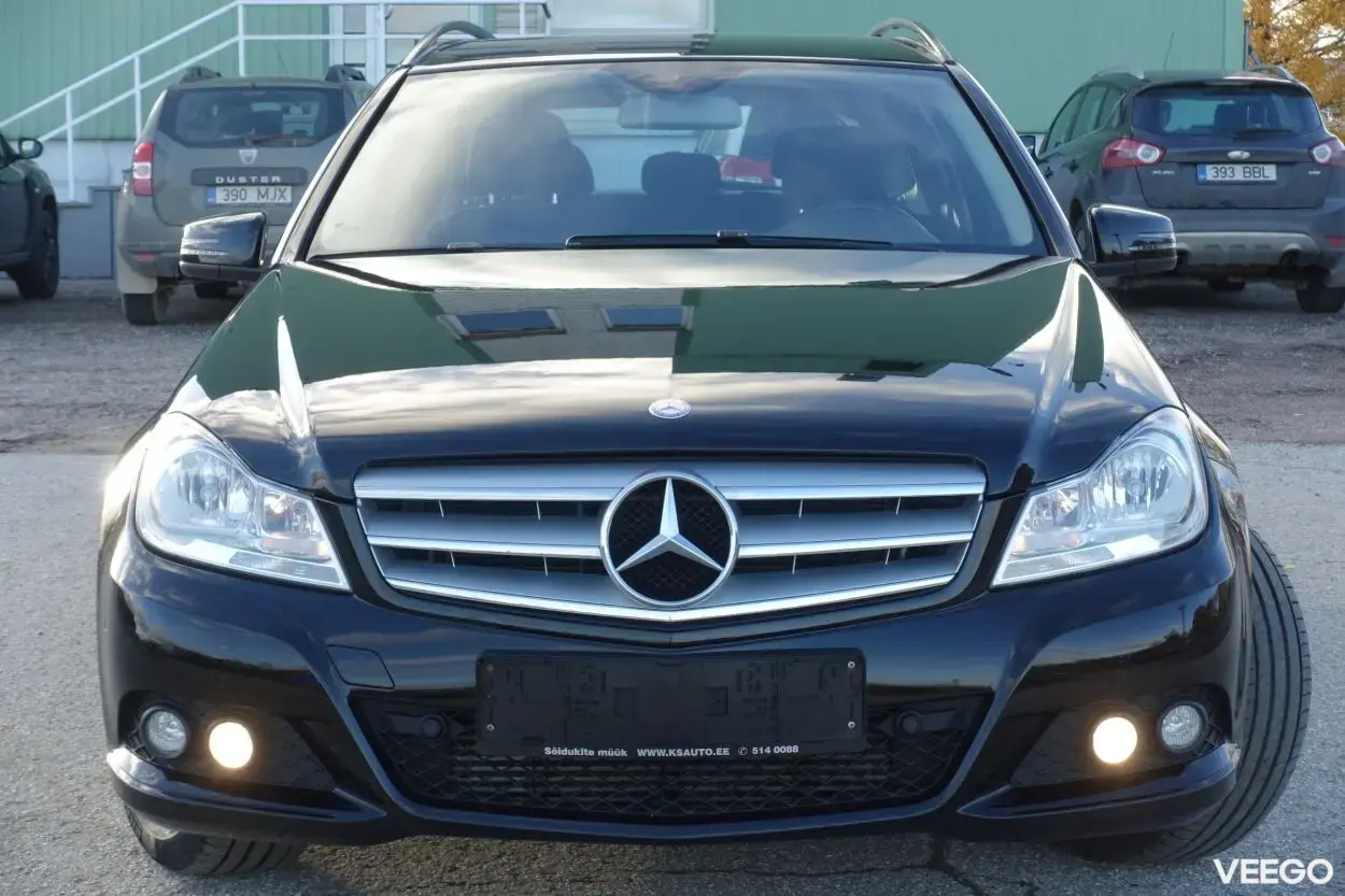 Mercedes-Benz C200 Elegance 2.1 100kW
