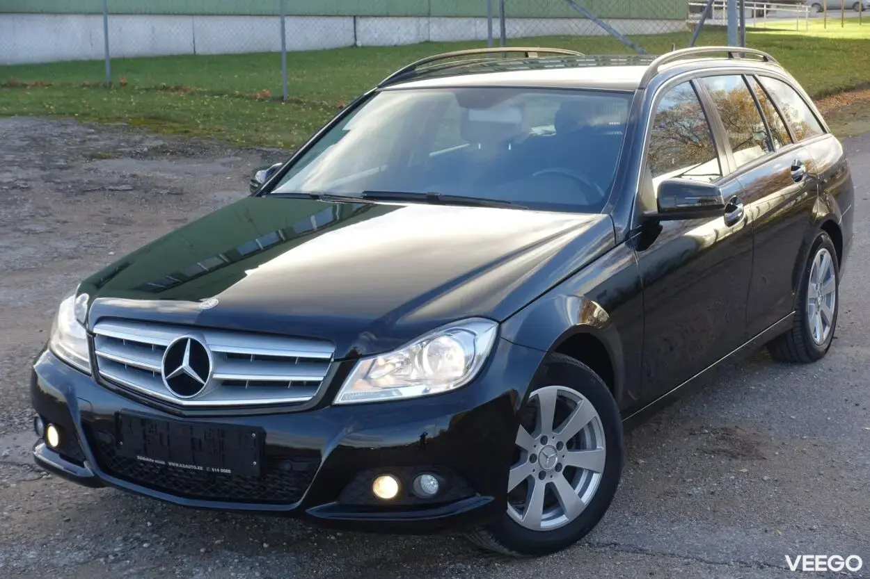 Mercedes-Benz C200 Elegance 2.1 100kW