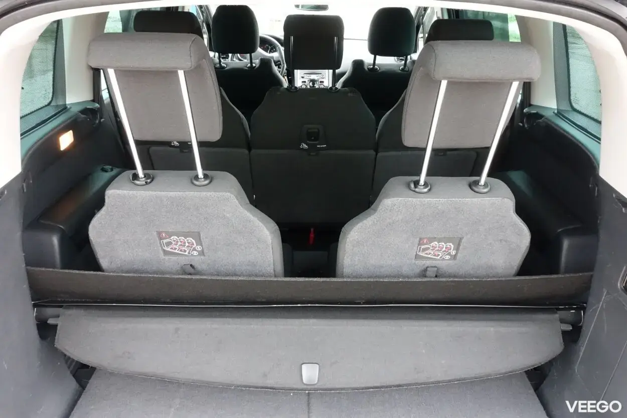 Peugeot 5008 Style 7k 1.6 84kW