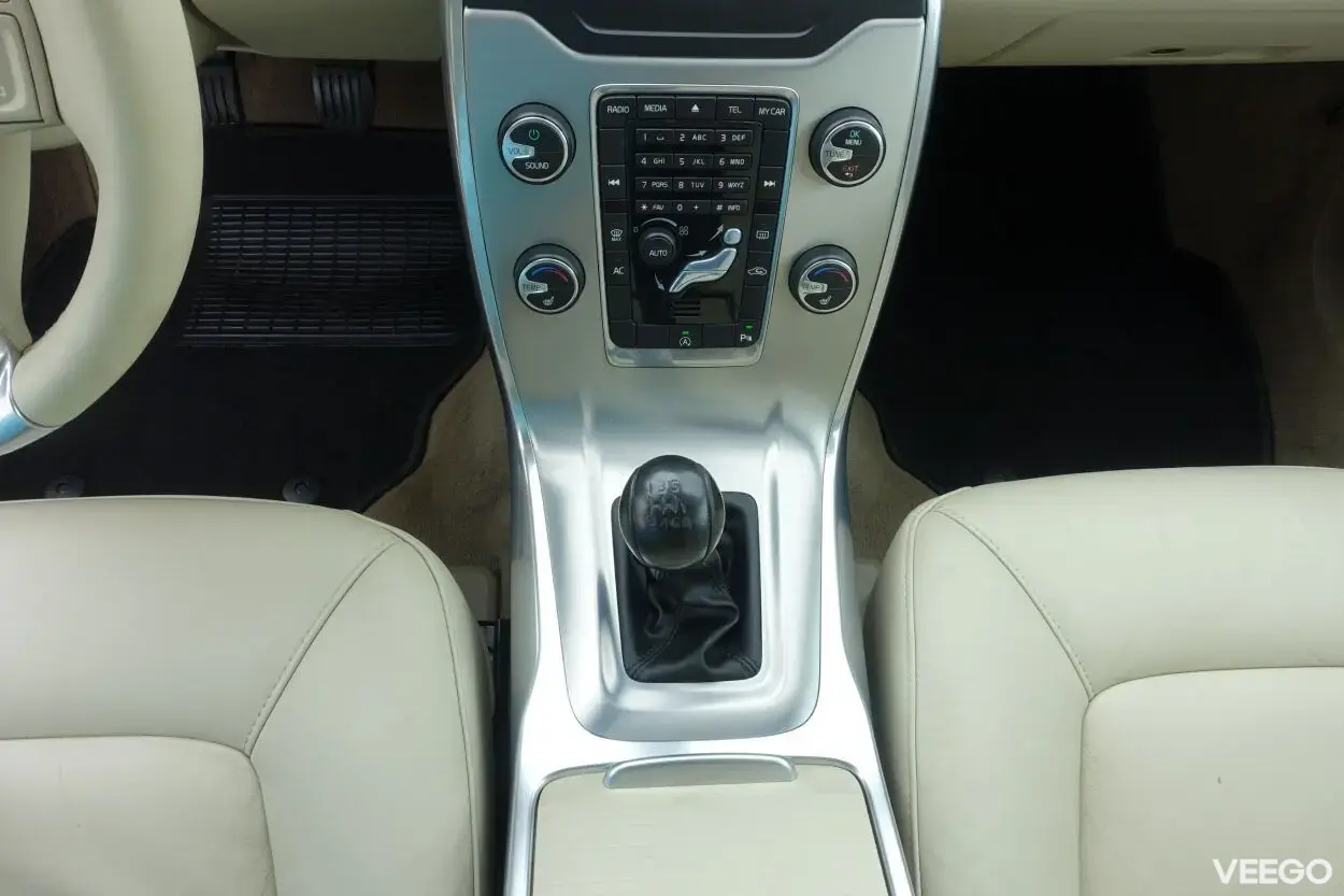 Volvo V70 Momentum 2.0 120kW