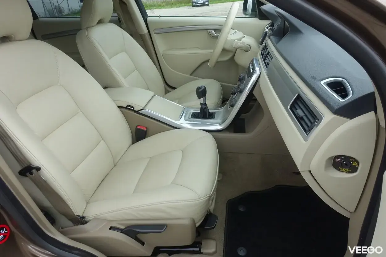 Volvo V70 Momentum 2.0 120kW