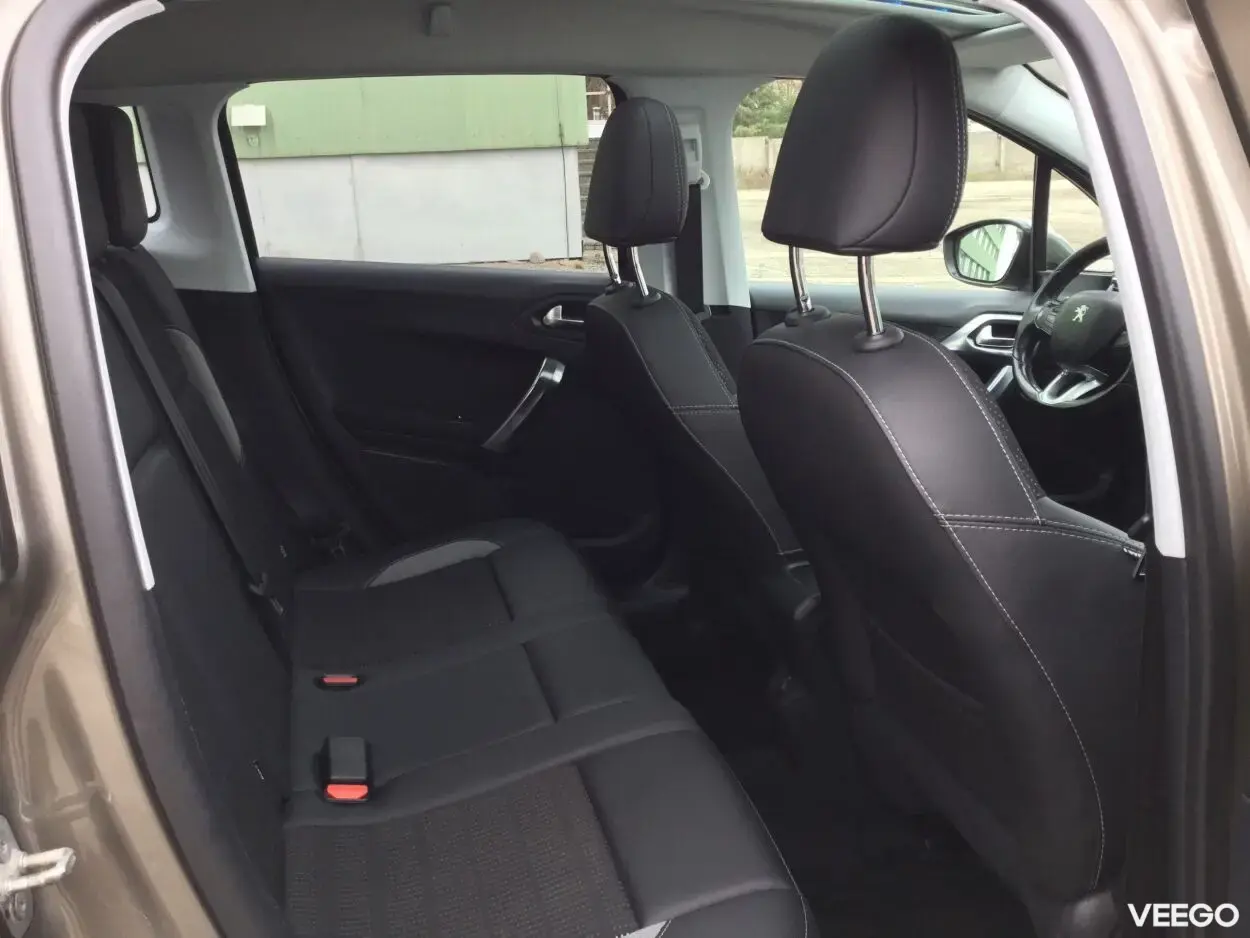 Peugeot 2008 Crossover Allure 1.6 73kW