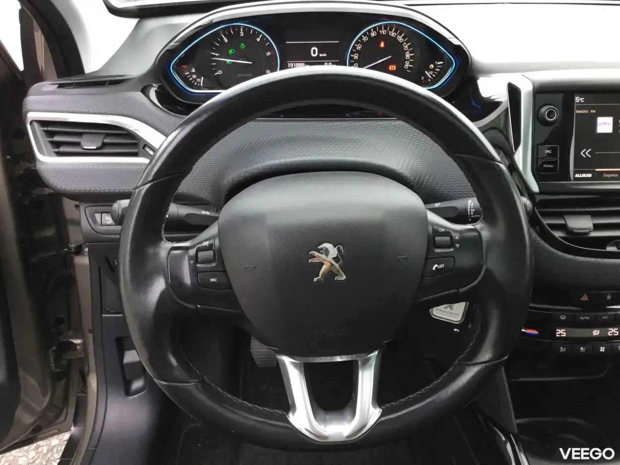Peugeot 2008 Crossover Allure 1.6 73kW