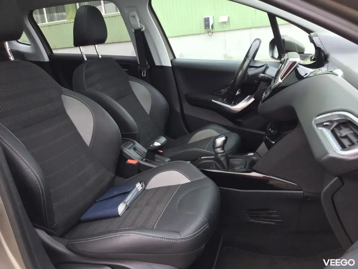 Peugeot 2008 Crossover Allure 1.6 73kW