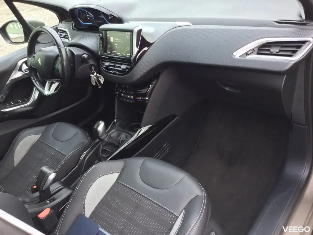 Peugeot 2008 Crossover Allure 1.6 73kW