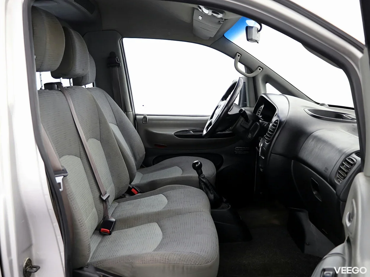 Hyundai H1 2.5 104kW